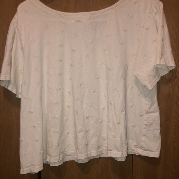 Victoria’s Secret medium T-shirt - Picture 3 of 3